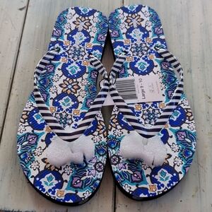 NWT Vera Bradley Lisbon Medallion flip flops LARGE 9-10